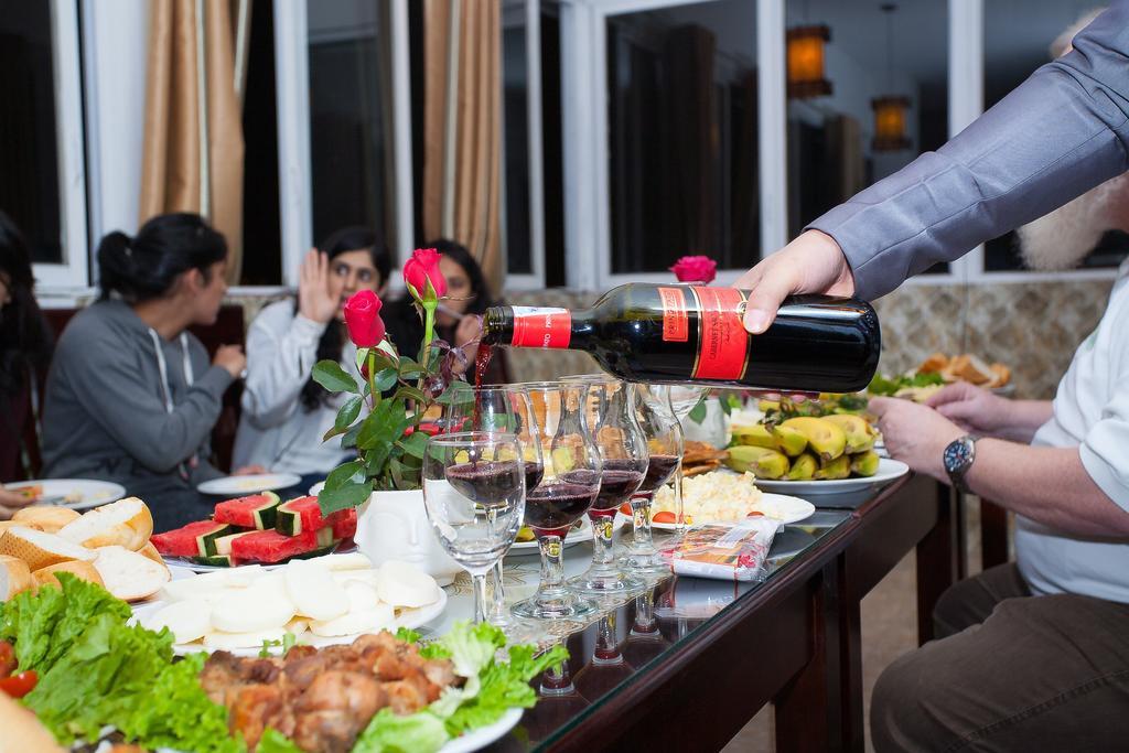 Hanoi Luxury Hotel Buitenkant foto