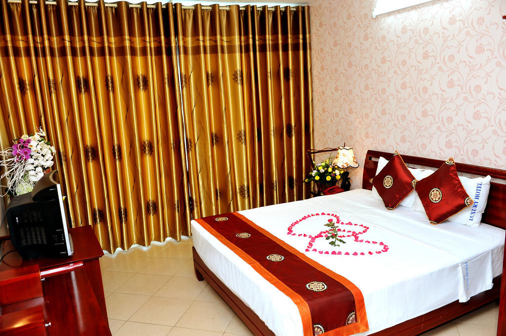 Hanoi Luxury Hotel Buitenkant foto