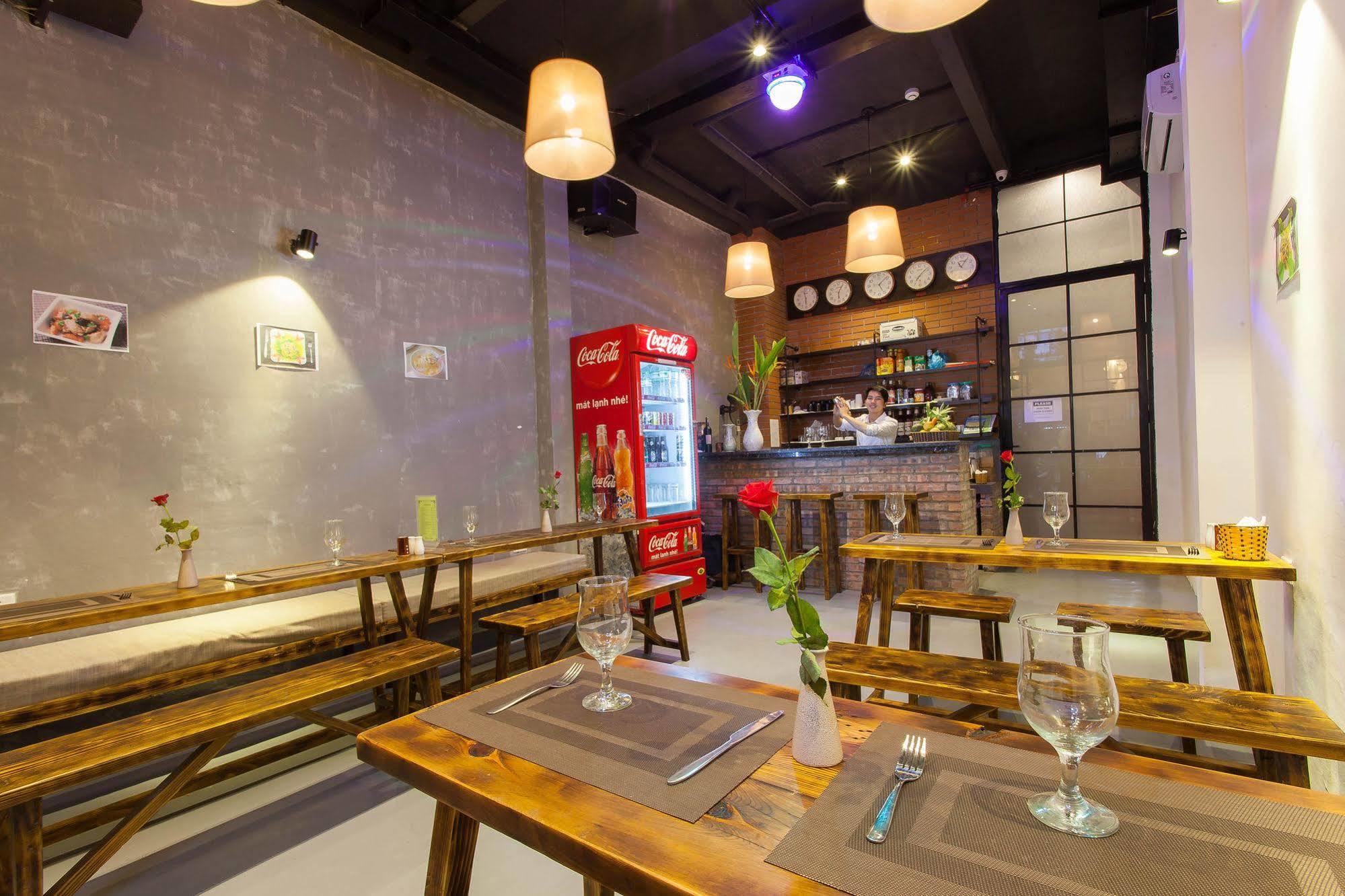 Hanoi Luxury Hotel Buitenkant foto