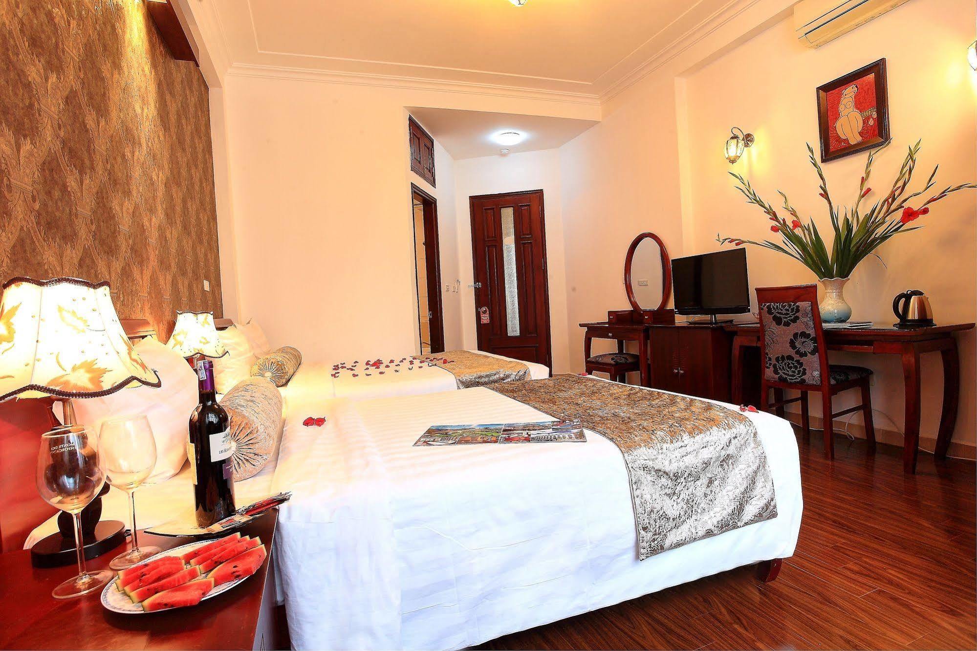 Hanoi Luxury Hotel Buitenkant foto