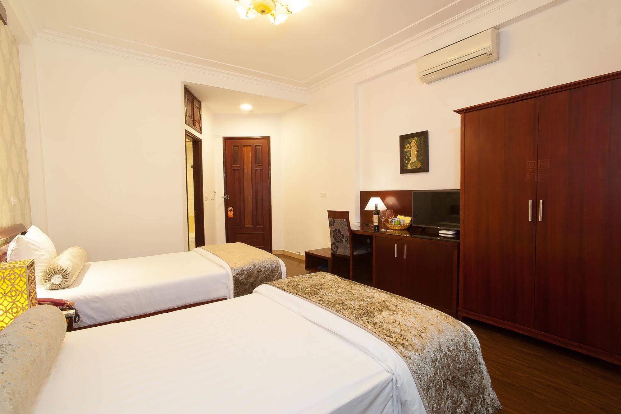 Hanoi Luxury Hotel Buitenkant foto