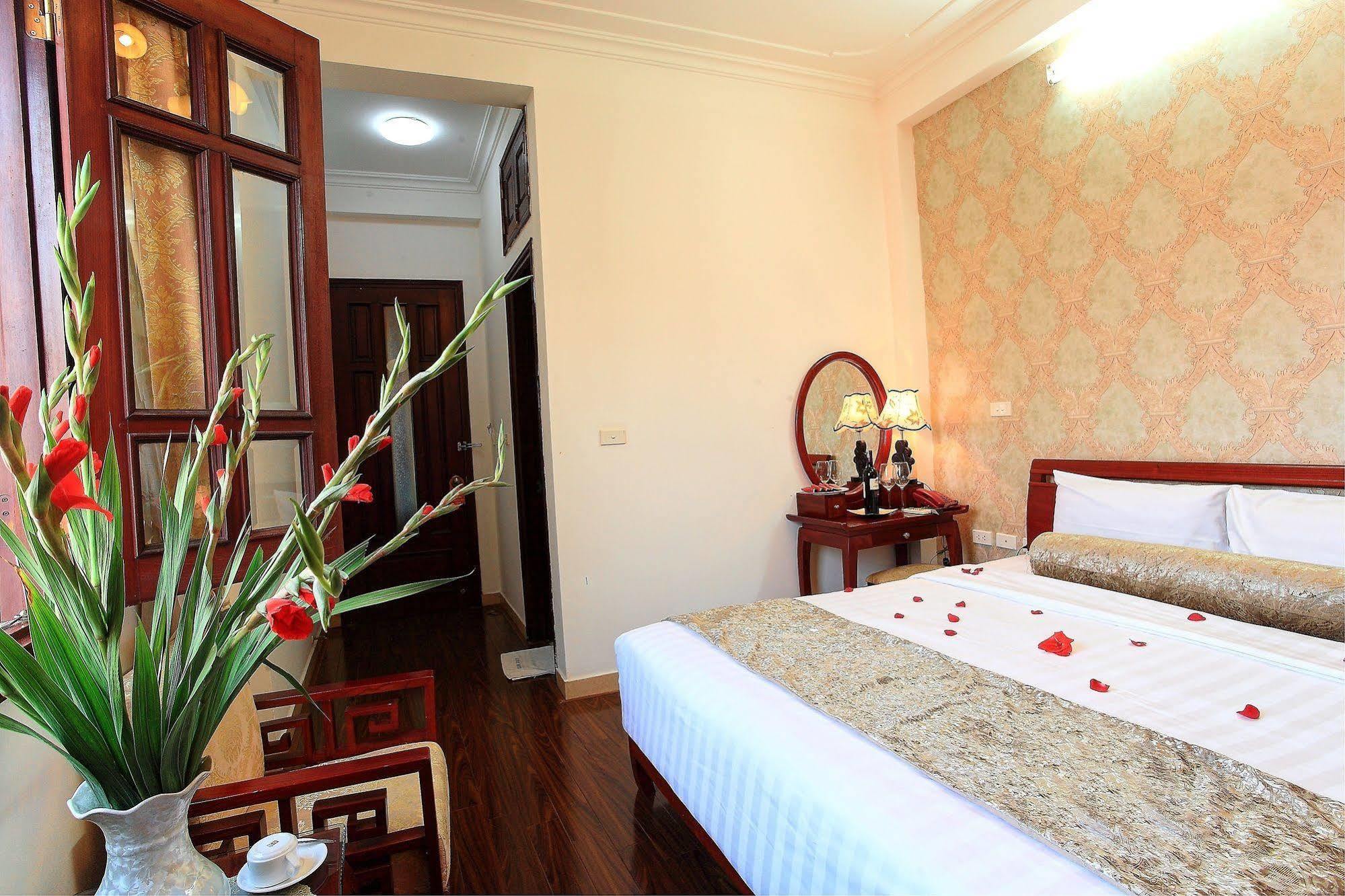 Hanoi Luxury Hotel Buitenkant foto