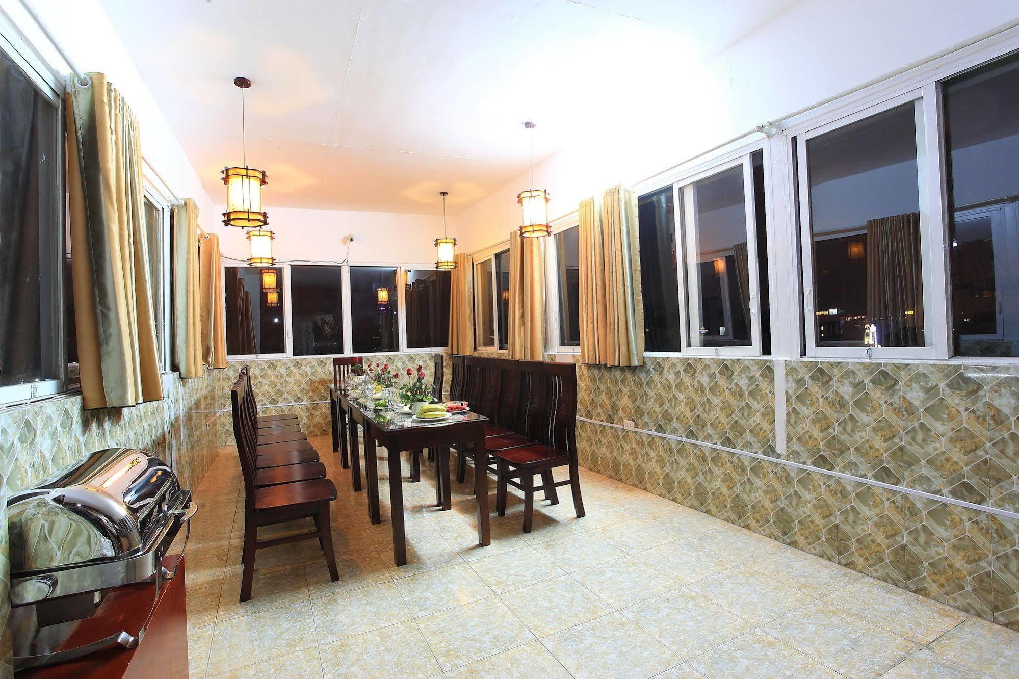 Hanoi Luxury Hotel Buitenkant foto
