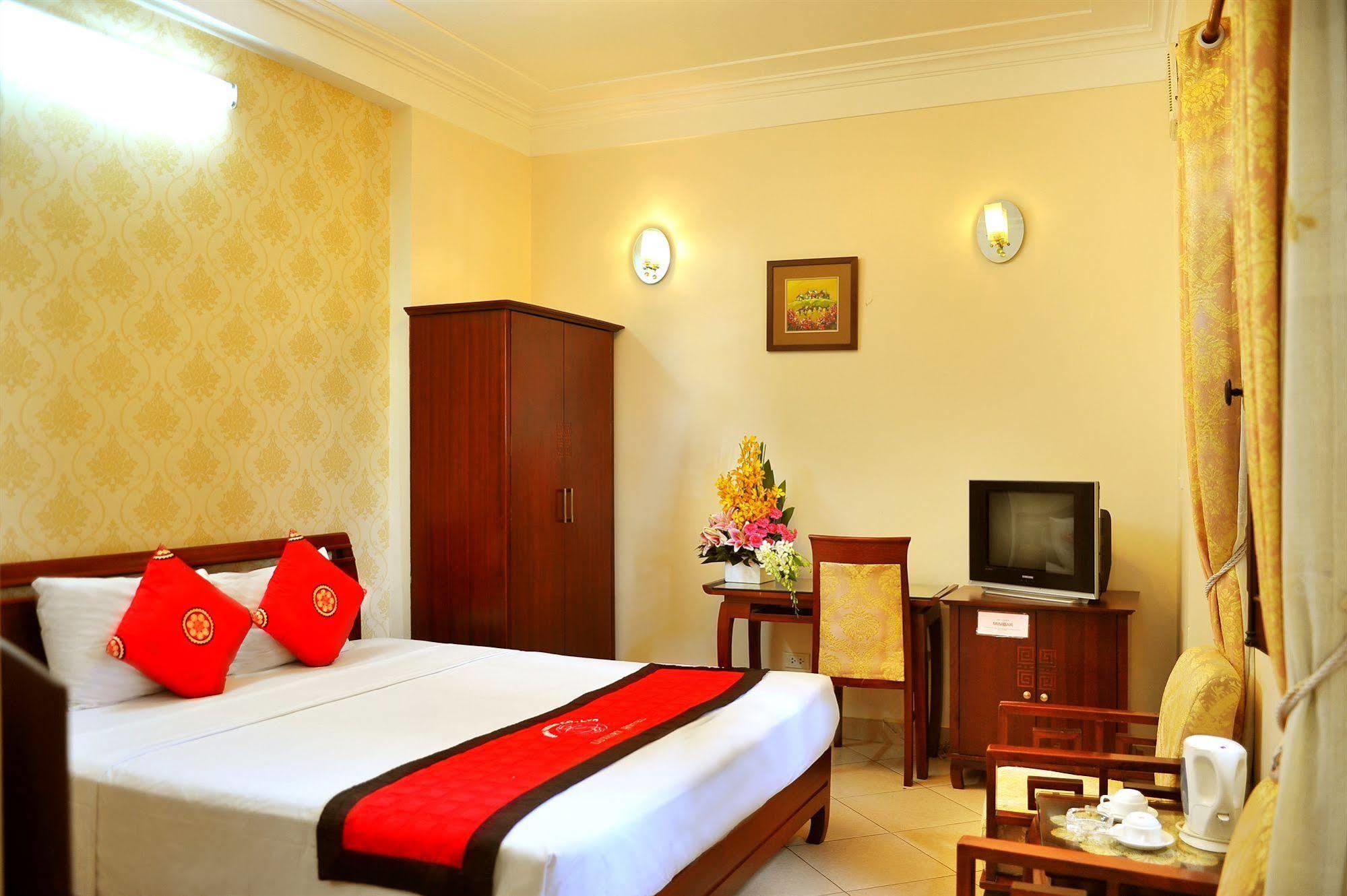 Hanoi Luxury Hotel Buitenkant foto
