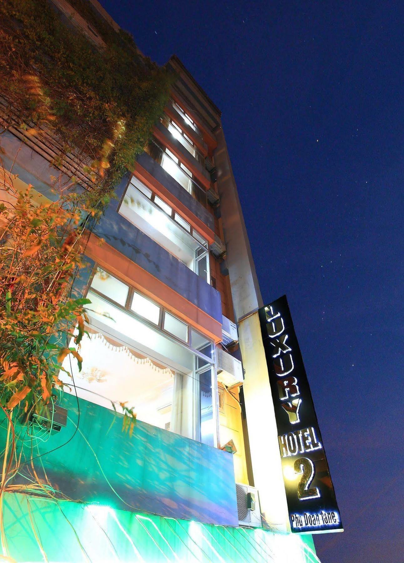 Hanoi Luxury Hotel Buitenkant foto