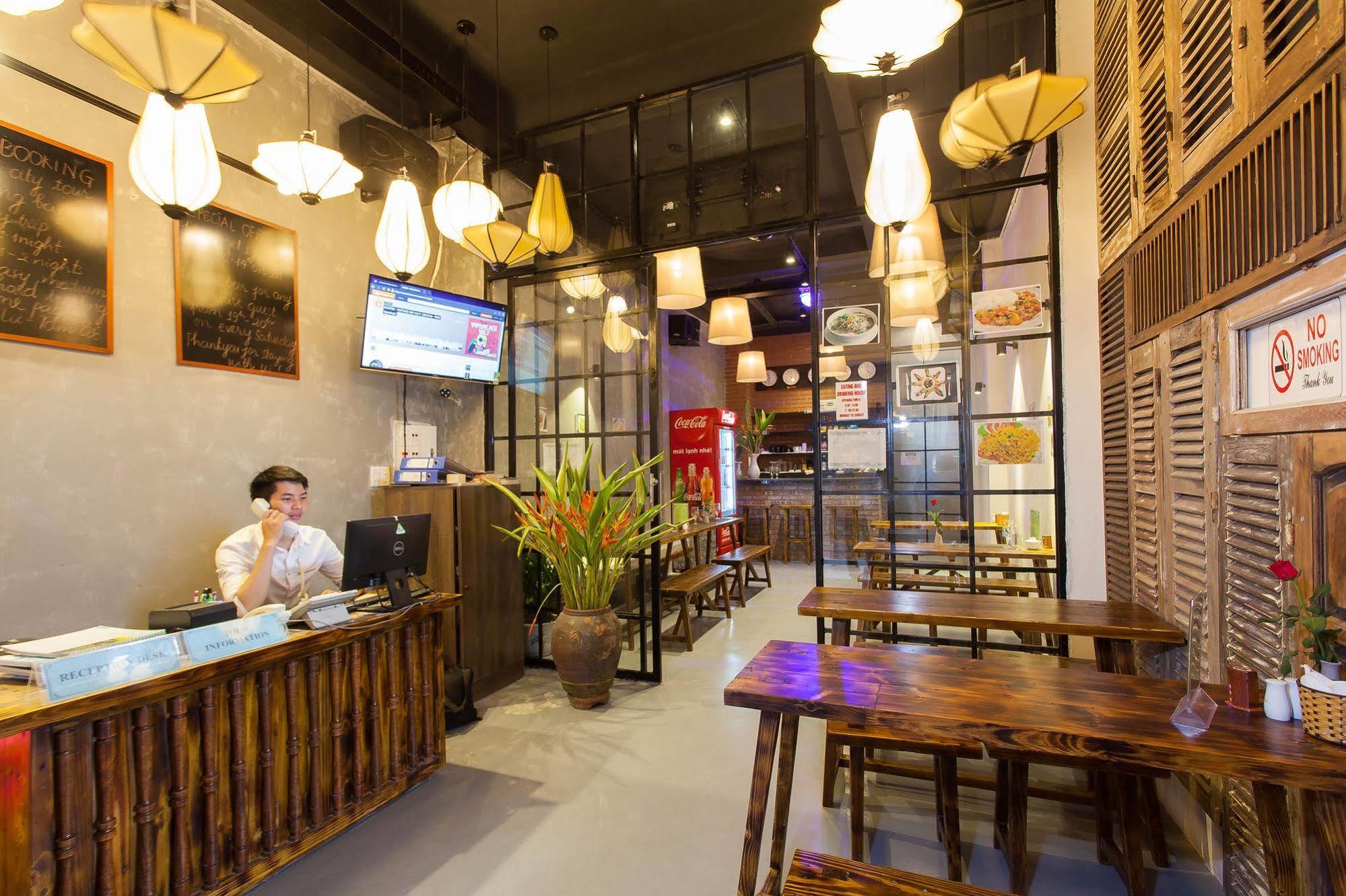 Hanoi Luxury Hotel Buitenkant foto